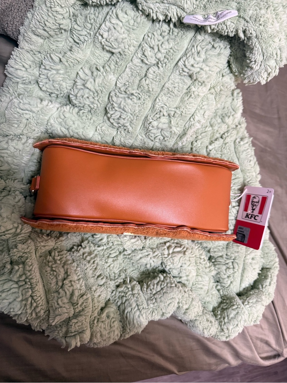 Loungefly KFC Drumstick Crossbody Bag - Picture 4 of 9